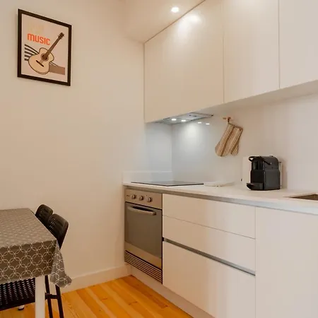 Charming Santos W/ Patio By Lovelystay Daire Lisboa