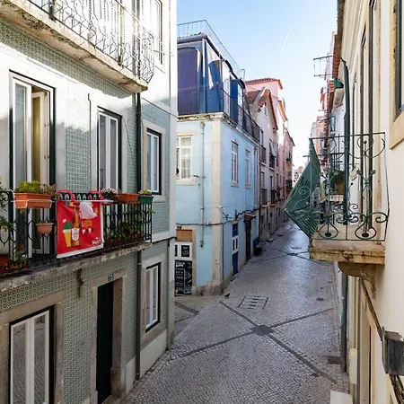 Charming Santos W/ Patio By Lovelystay * Lisboa
