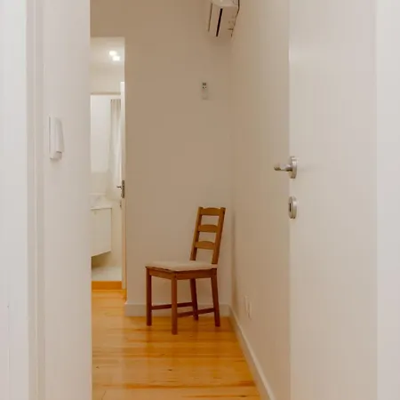 Charming Santos W/ Patio By Lovelystay * Lisboa